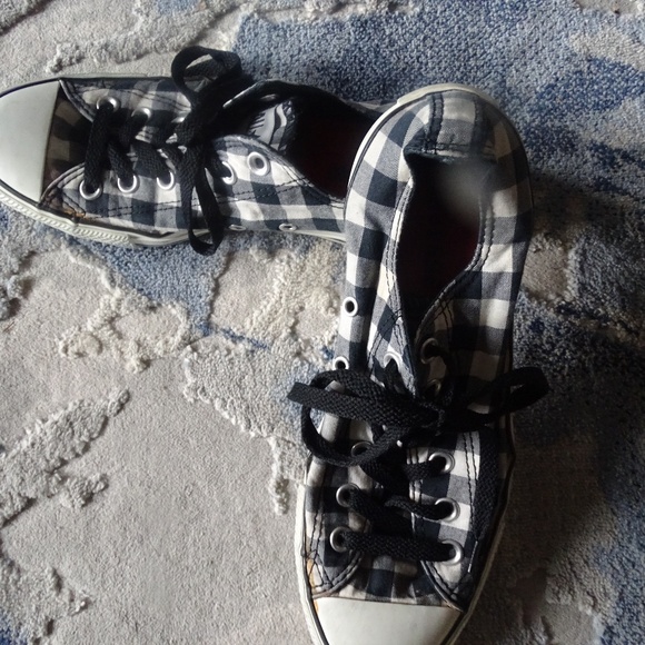 CONVERSE ALL STAR LOW TOPS SIZE 8.5 - Picture 2 of 5